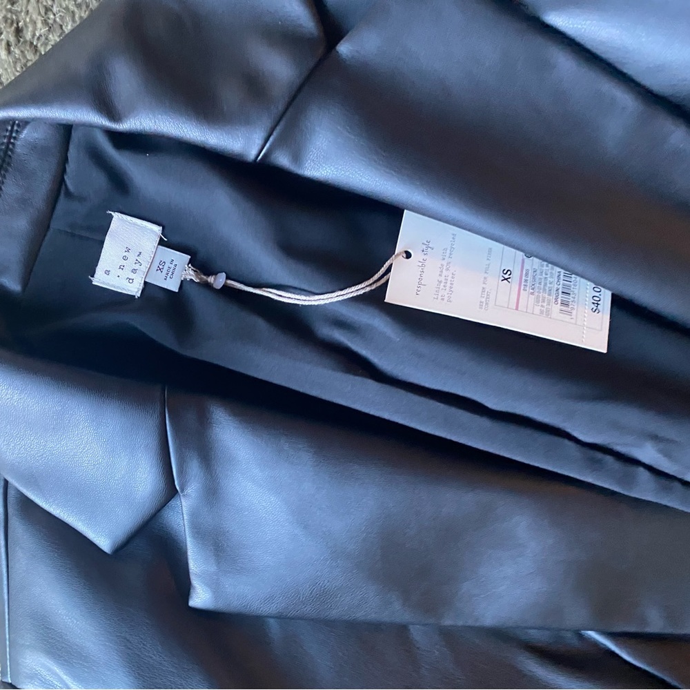 Leather blazer - Picture 3 of 3